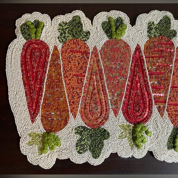 Beaded carrot table runner - Picture 3 of 14